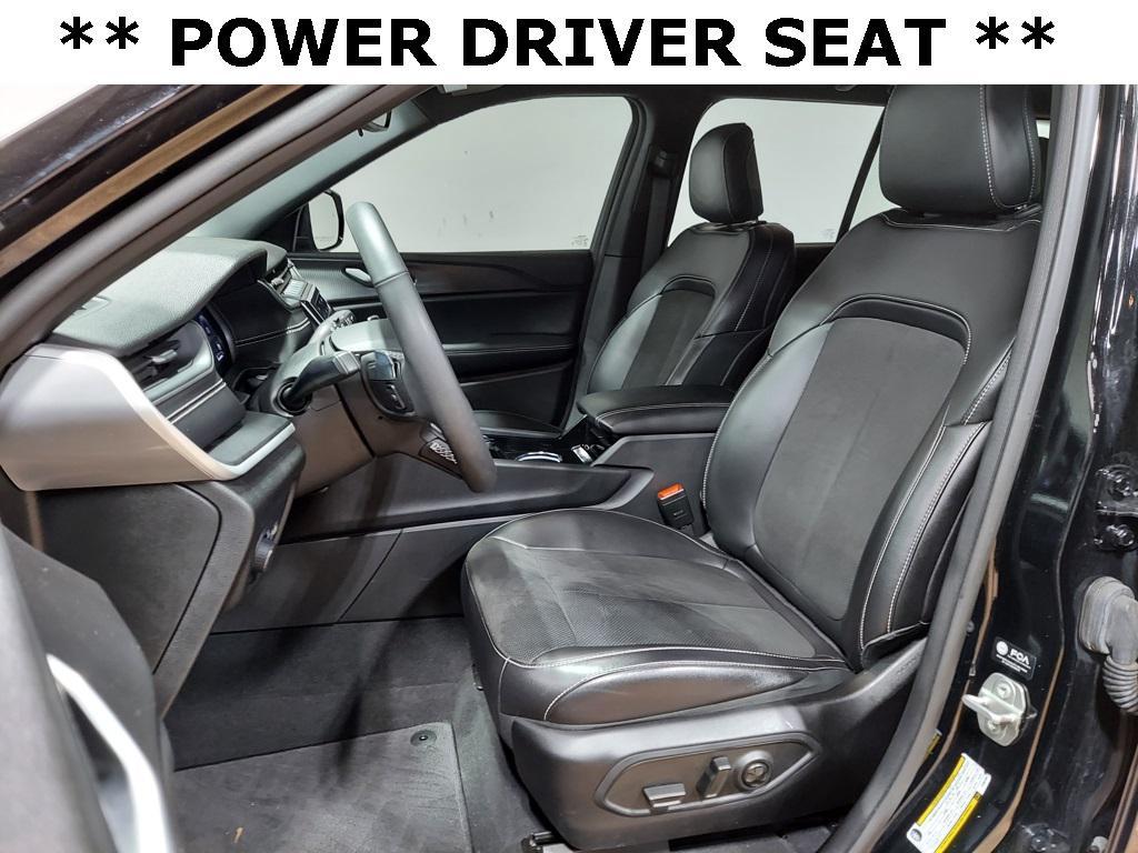 used 2023 Jeep Grand Cherokee car, priced at $32,944