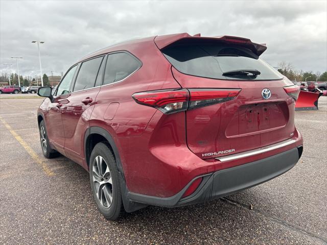 used 2020 Toyota Highlander Hybrid car, priced at $30,750