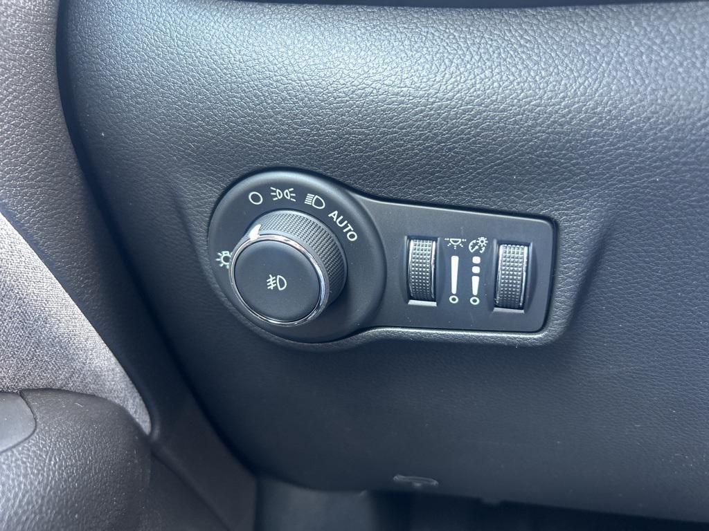 new 2025 Jeep Compass car, priced at $27,156