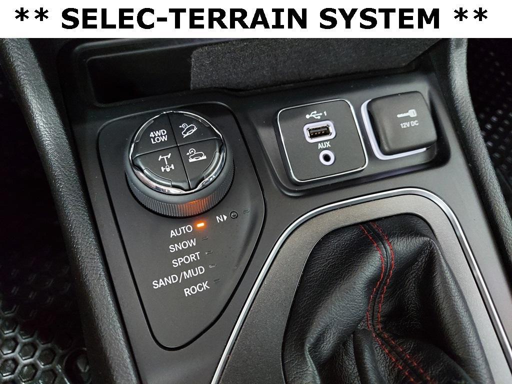 used 2019 Jeep Cherokee car, priced at $12,997
