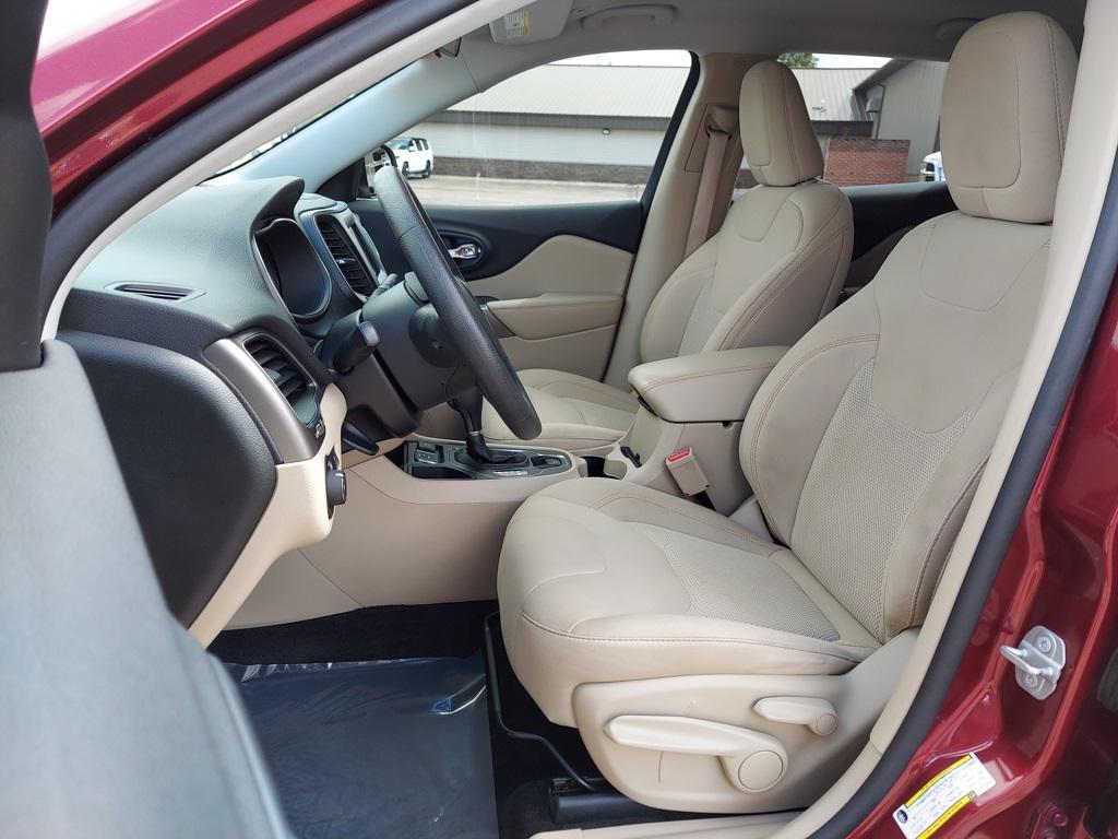 used 2019 Jeep Cherokee car, priced at $15,997