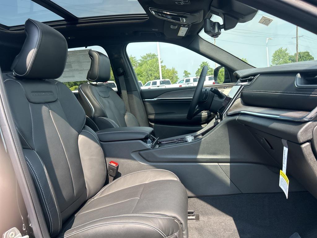 new 2025 Jeep Grand Cherokee L car, priced at $60,043