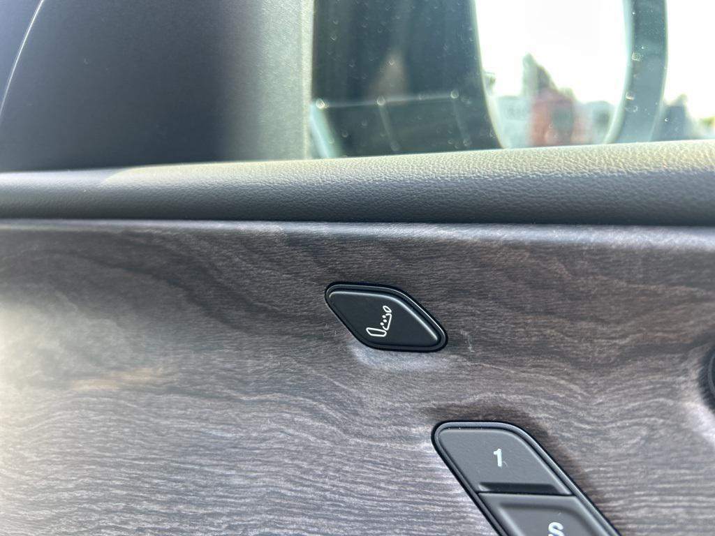 new 2025 Jeep Grand Cherokee L car, priced at $60,043