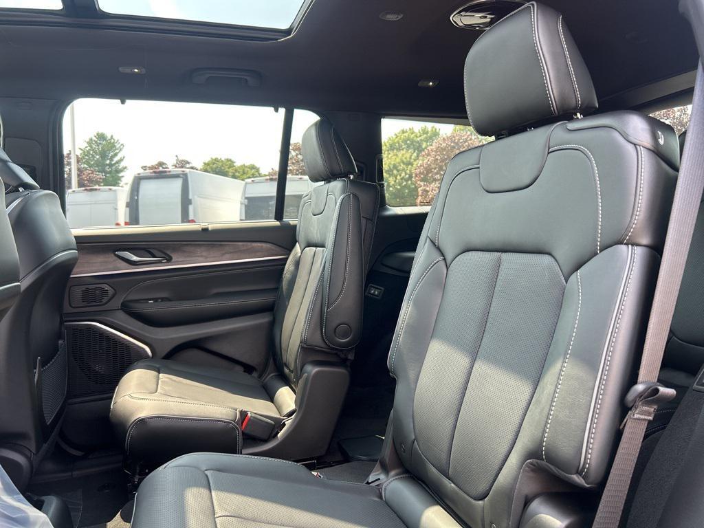 new 2025 Jeep Grand Cherokee L car, priced at $60,043