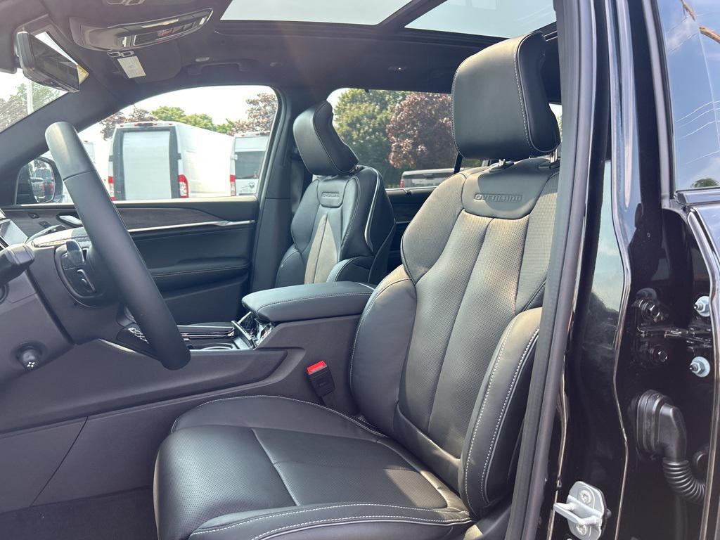 new 2025 Jeep Grand Cherokee L car, priced at $60,043