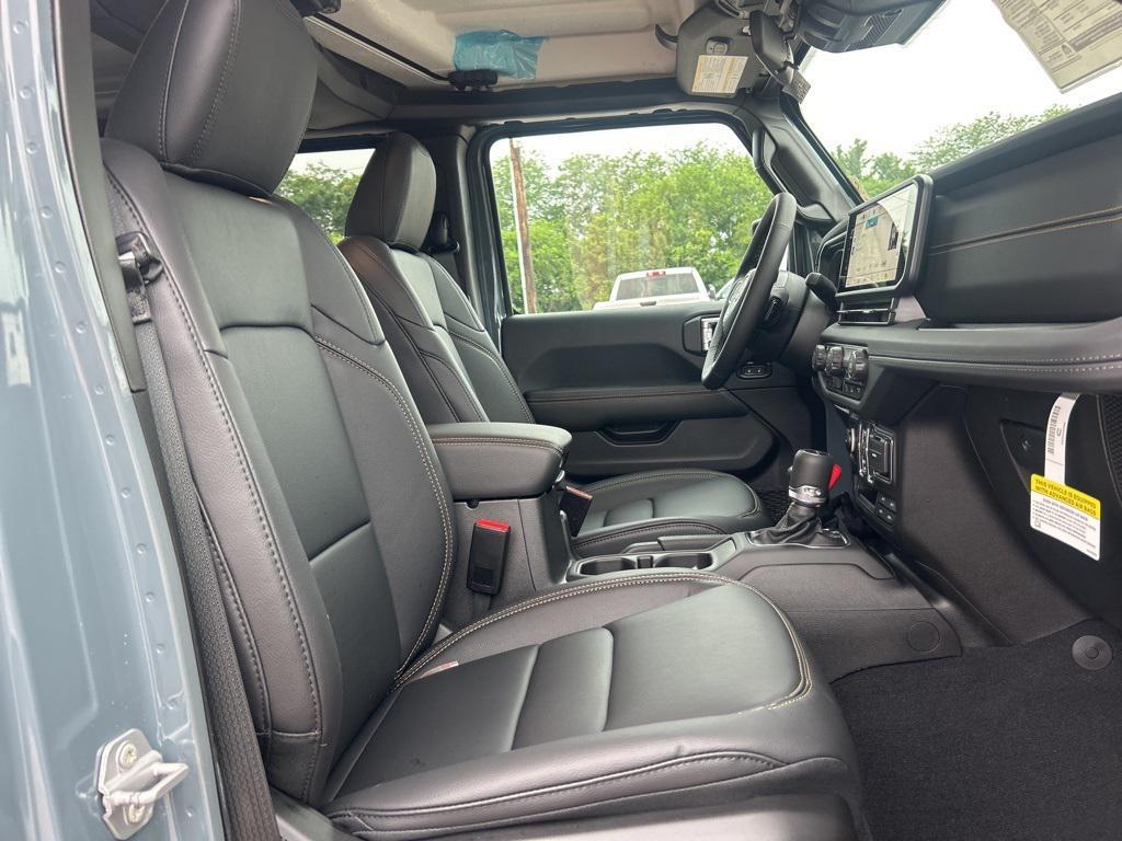 new 2025 Jeep Gladiator car, priced at $49,515