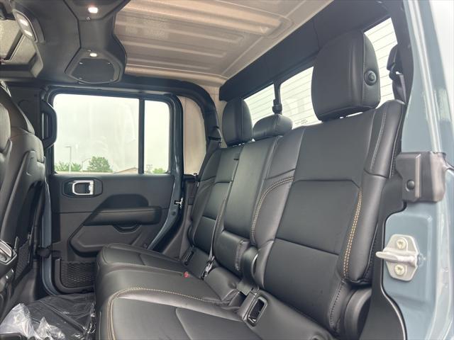 new 2025 Jeep Gladiator car, priced at $50,197