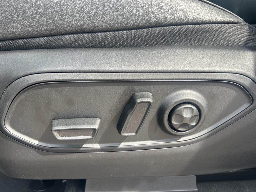 new 2025 Jeep Grand Cherokee L car, priced at $42,918