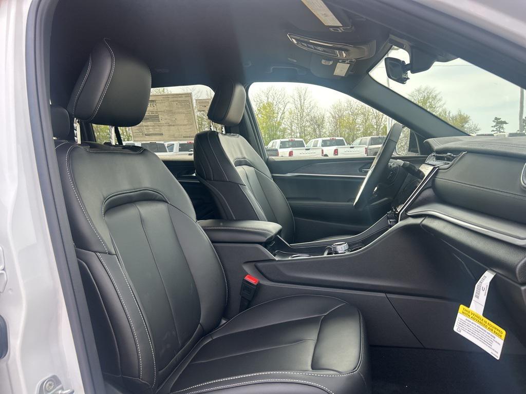 new 2025 Jeep Grand Cherokee L car, priced at $42,918