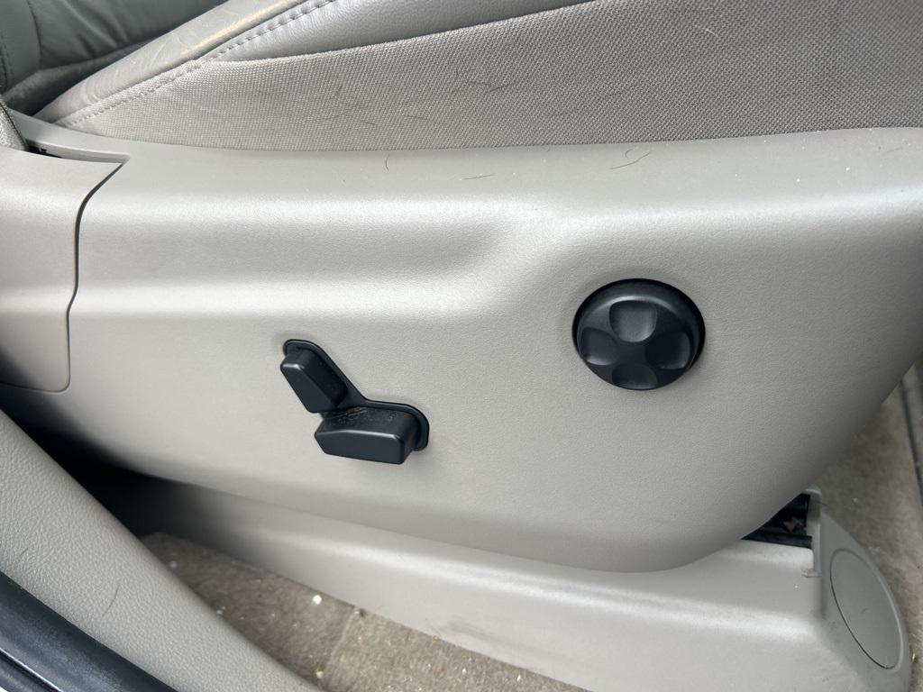 used 2012 Jeep Grand Cherokee car, priced at $9,500