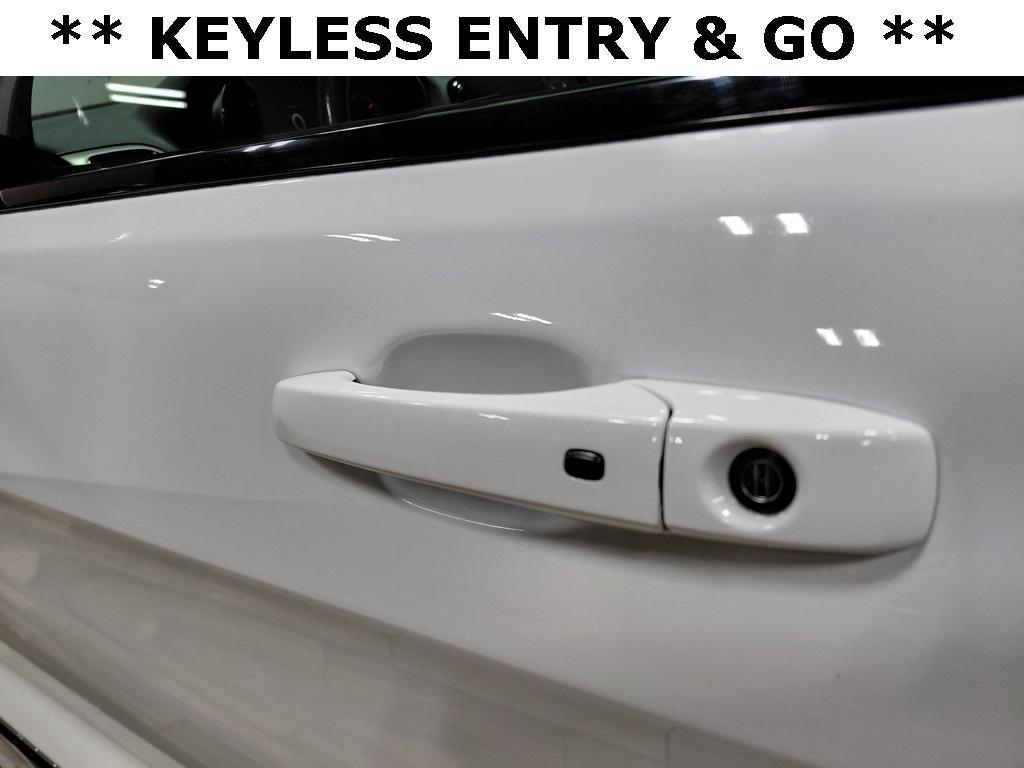 used 2022 Jeep Grand Cherokee car, priced at $28,763