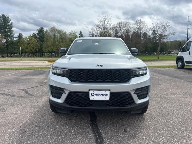 new 2025 Jeep Grand Cherokee car, priced at $40,977