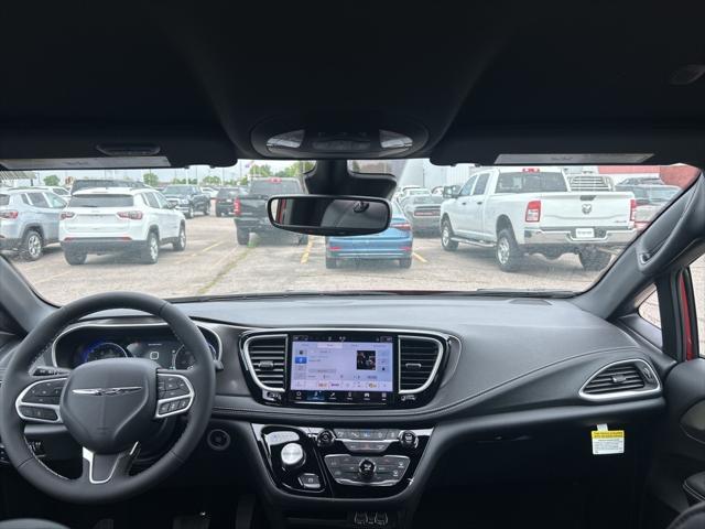new 2025 Chrysler Pacifica car, priced at $43,113