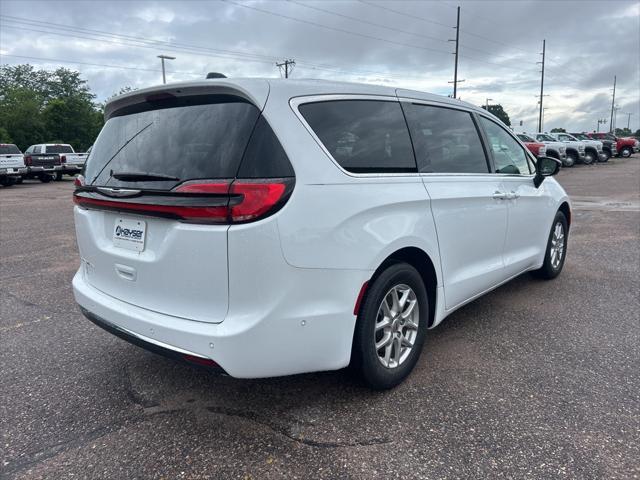 new 2025 Chrysler Pacifica car, priced at $42,405