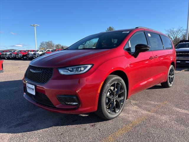 new 2025 Chrysler Pacifica car, priced at $58,555