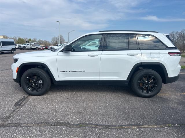 new 2025 Jeep Grand Cherokee car, priced at $40,415