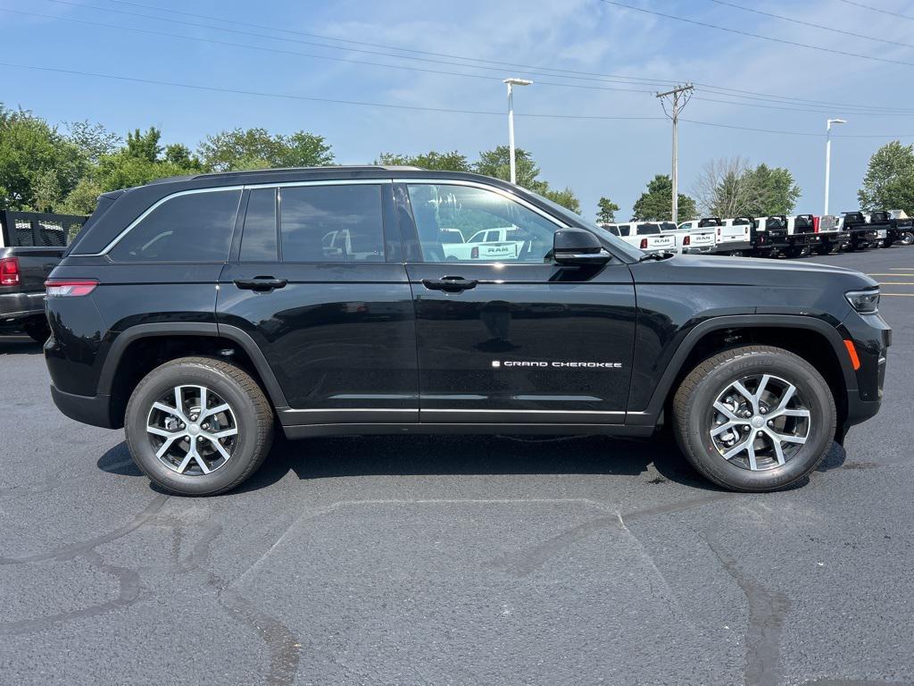 new 2025 Jeep Grand Cherokee car, priced at $48,770