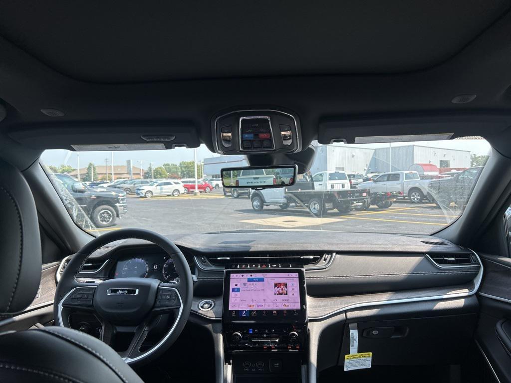 new 2025 Jeep Grand Cherokee car, priced at $48,770