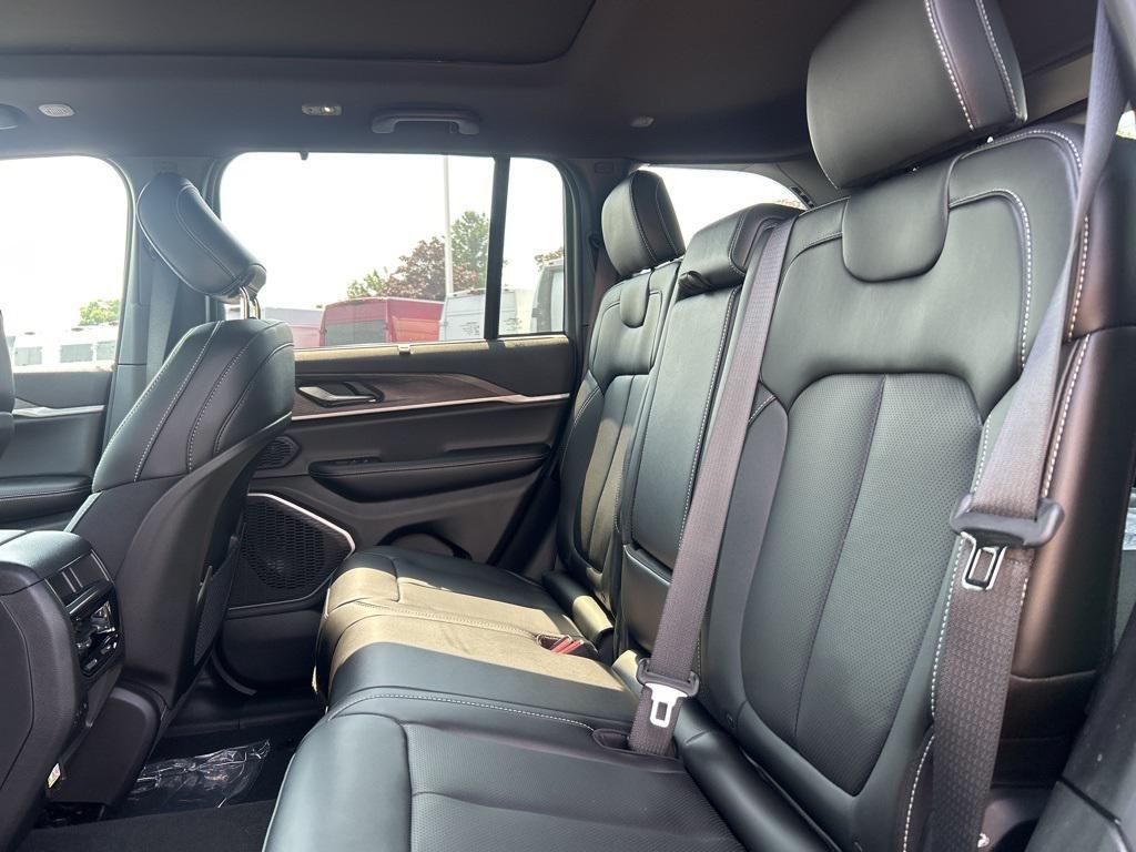 new 2025 Jeep Grand Cherokee car, priced at $48,770