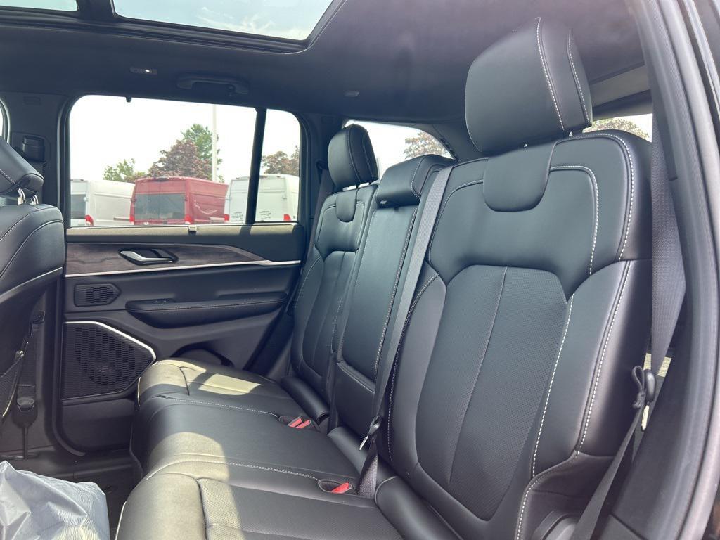 new 2025 Jeep Grand Cherokee car, priced at $50,310