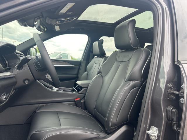 new 2025 Jeep Grand Cherokee car, priced at $60,997