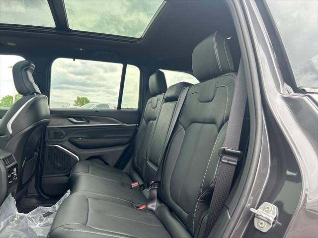 new 2025 Jeep Grand Cherokee car, priced at $60,997