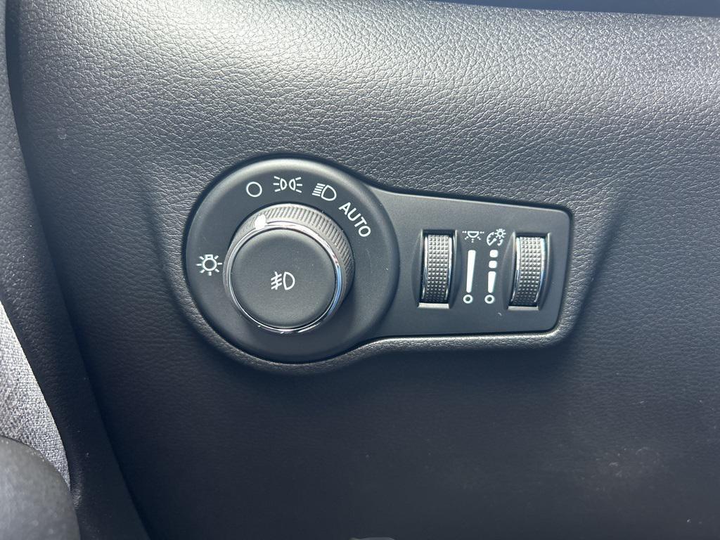 new 2025 Jeep Compass car, priced at $26,156