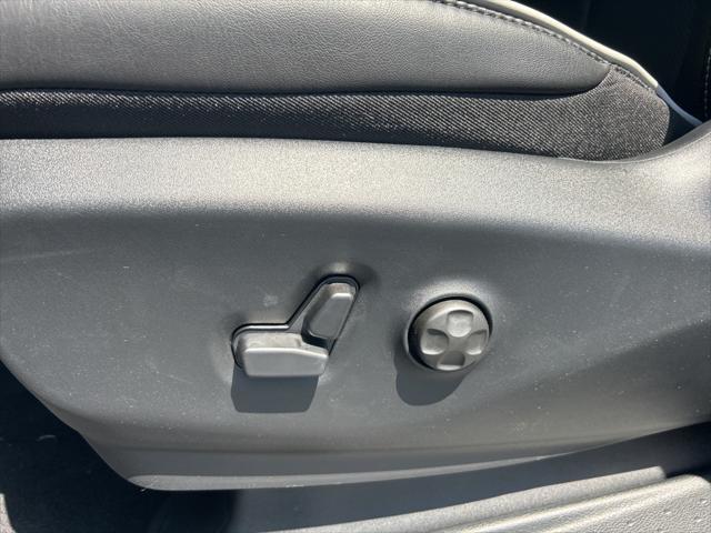 new 2025 Chrysler Pacifica car, priced at $51,287