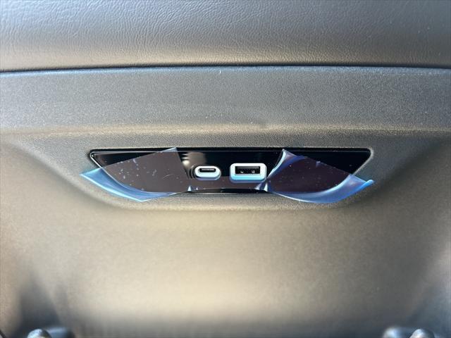 new 2025 Chrysler Pacifica car, priced at $51,287