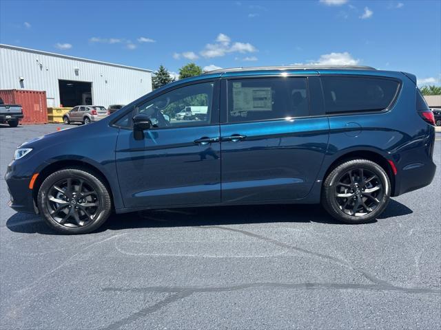 new 2025 Chrysler Pacifica car, priced at $51,287