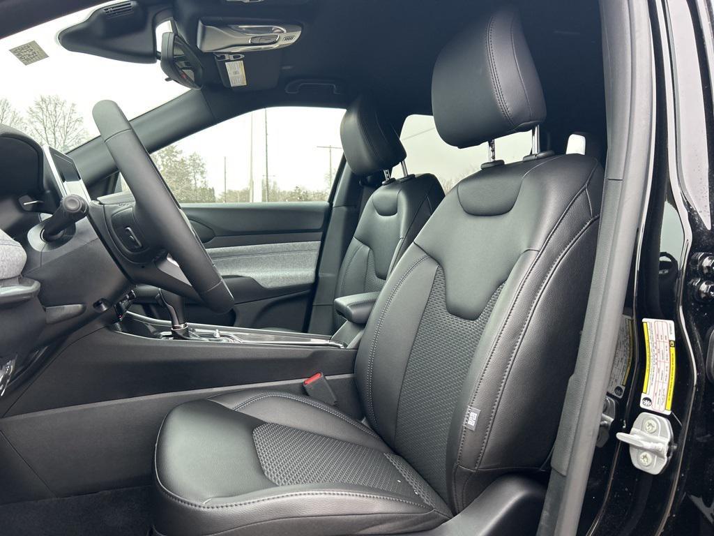 new 2025 Jeep Compass car, priced at $25,297