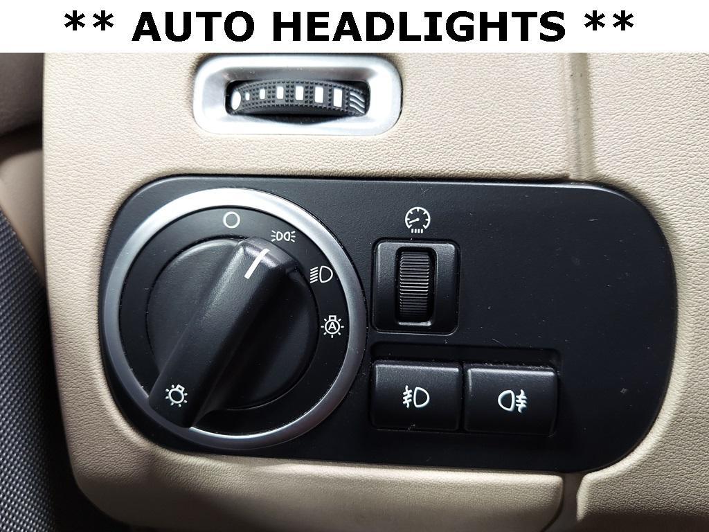 used 2016 Land Rover LR4 car, priced at $16,499