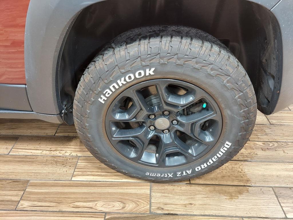 used 2019 Jeep Cherokee car, priced at $13,997