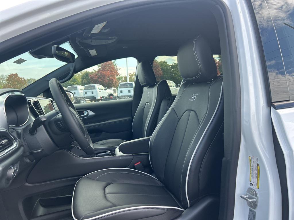 new 2026 Chrysler Pacifica car, priced at $53,505