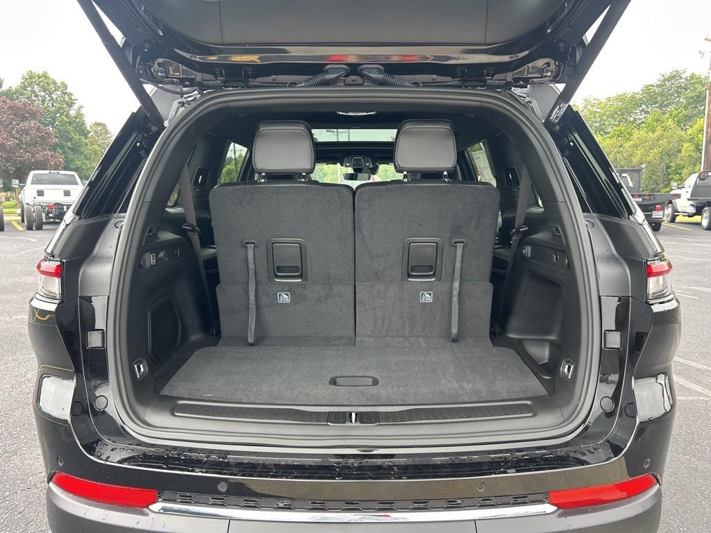 new 2025 Jeep Grand Cherokee L car, priced at $51,431