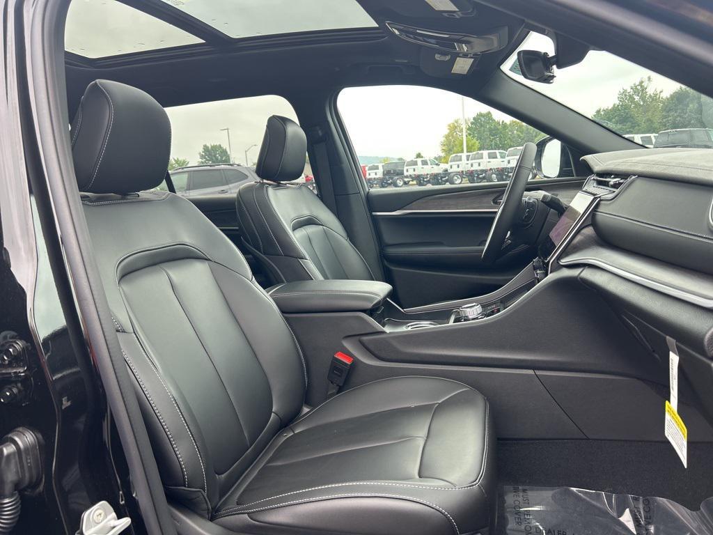 new 2025 Jeep Grand Cherokee L car, priced at $51,431