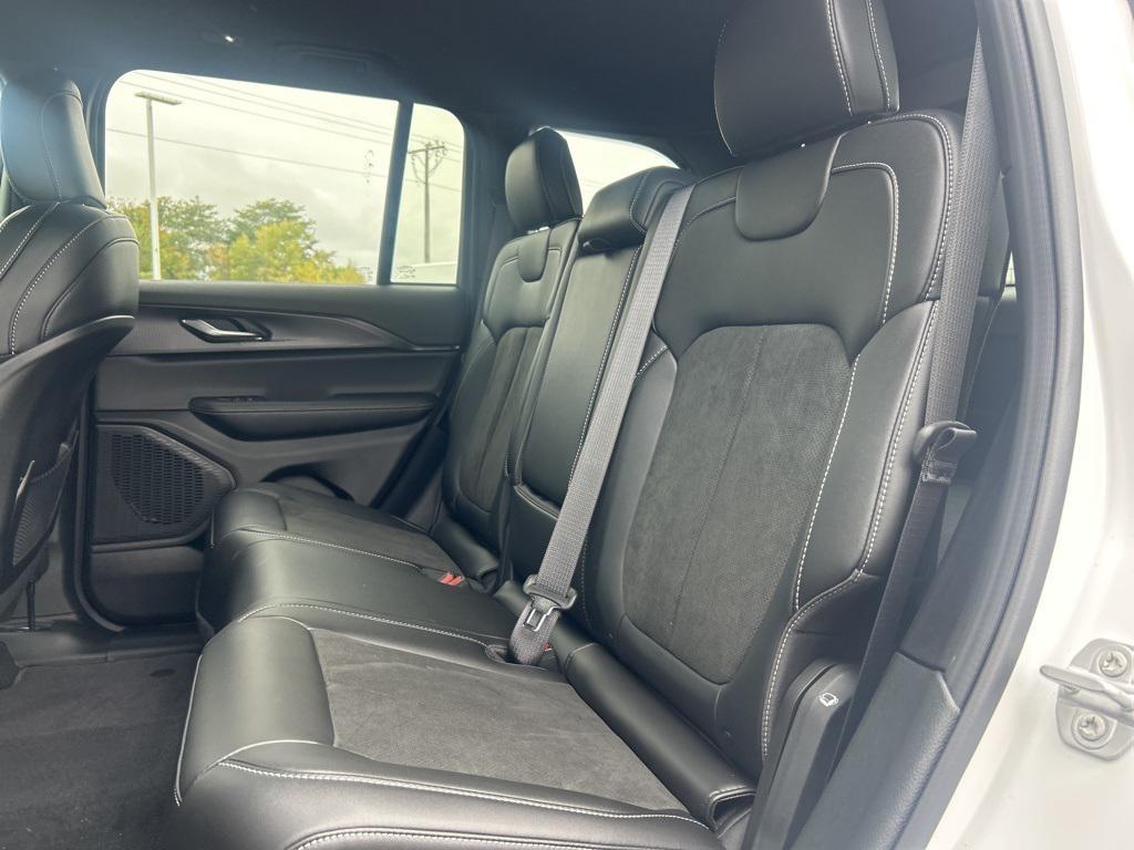 new 2025 Jeep Grand Cherokee car, priced at $39,247