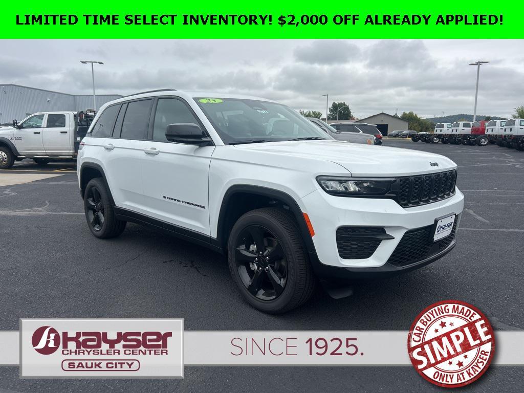 new 2025 Jeep Grand Cherokee car, priced at $38,747
