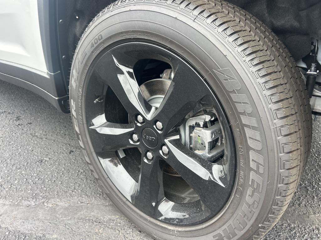 new 2025 Jeep Grand Cherokee car, priced at $39,247