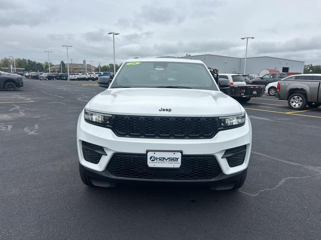 new 2025 Jeep Grand Cherokee car, priced at $39,247