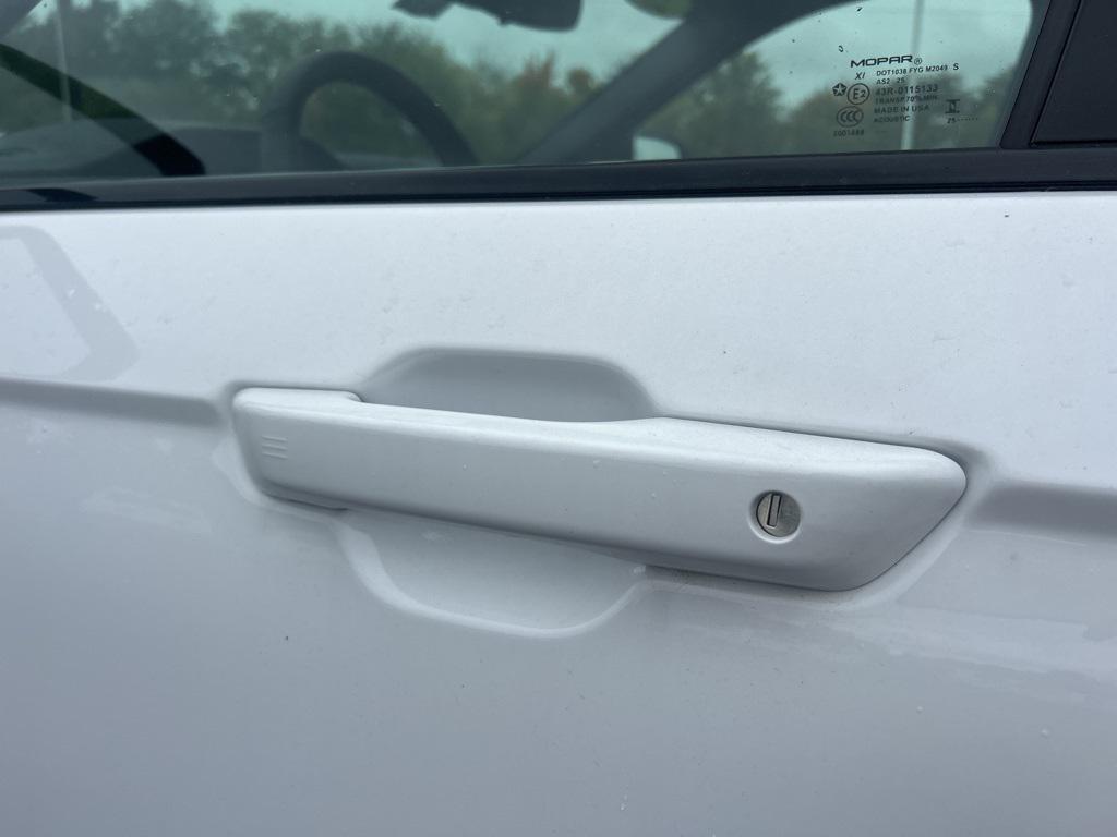 new 2025 Jeep Grand Cherokee car, priced at $39,247