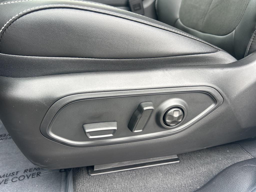 new 2025 Jeep Grand Cherokee car, priced at $39,247