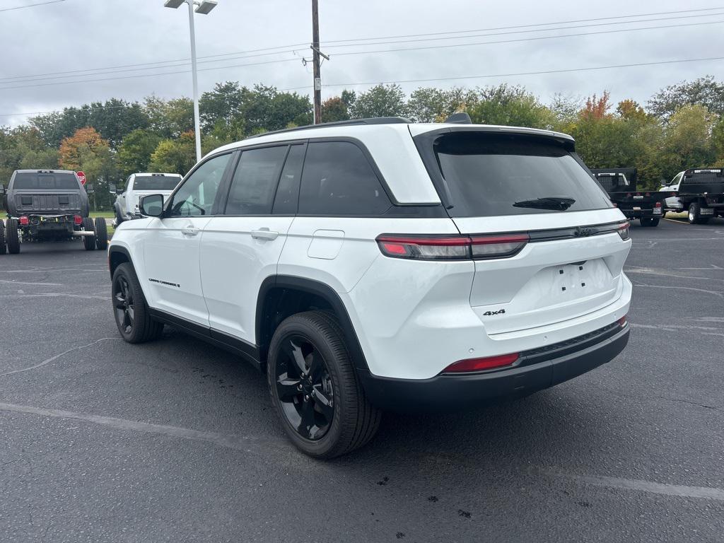 new 2025 Jeep Grand Cherokee car, priced at $39,247