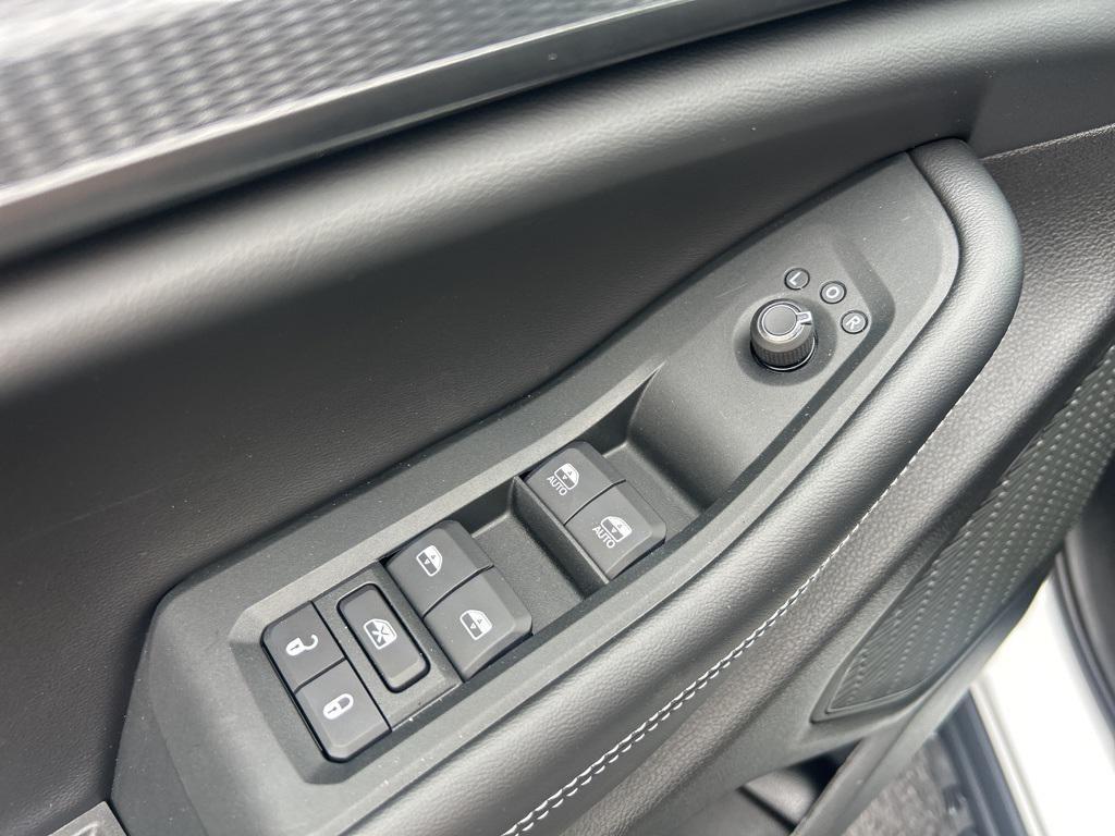 new 2025 Jeep Grand Cherokee car, priced at $39,247