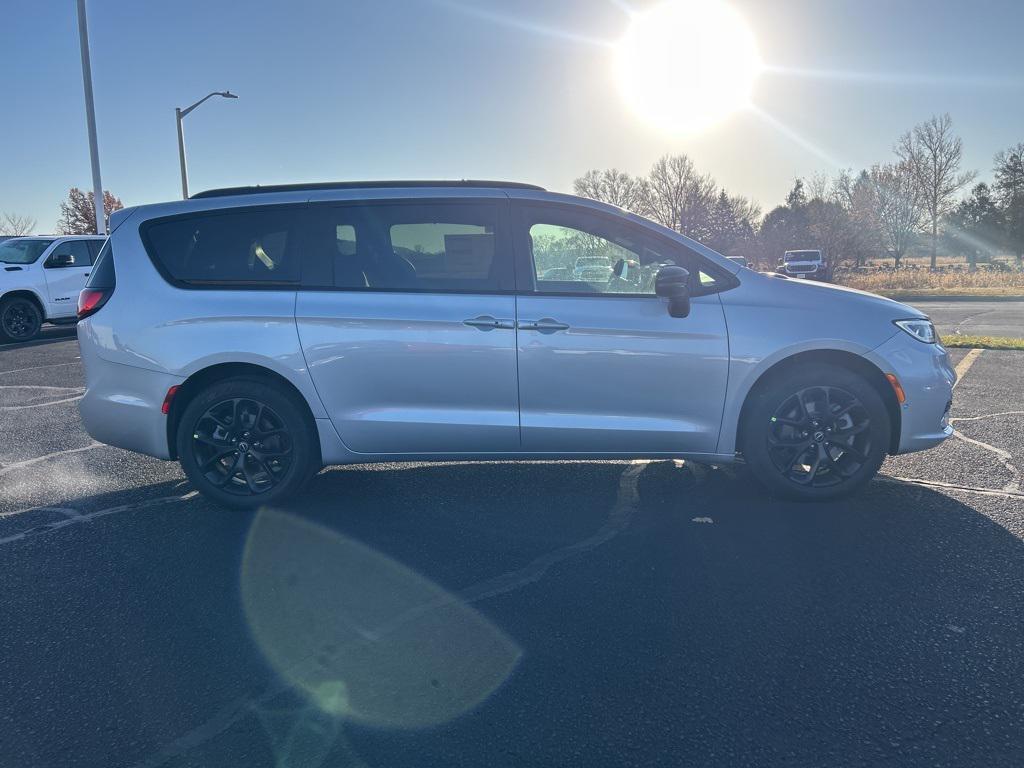new 2026 Chrysler Pacifica car, priced at $53,210