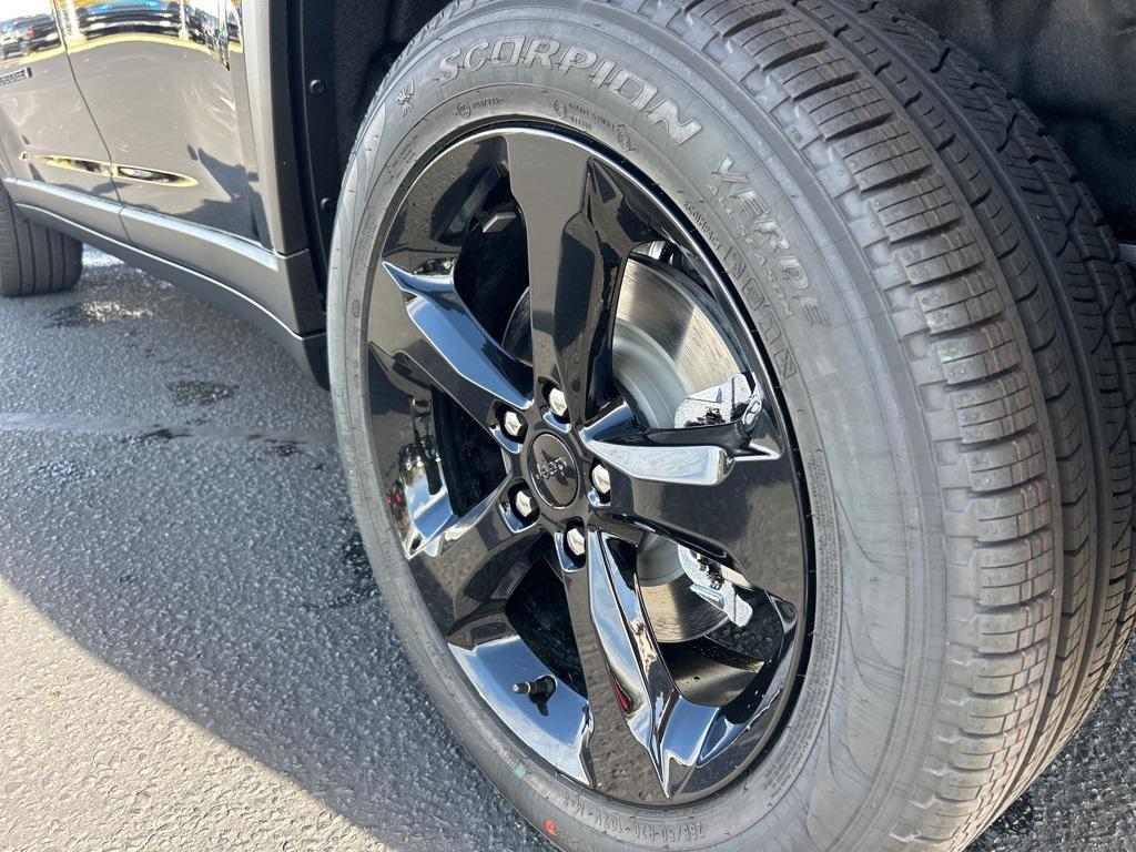 new 2025 Jeep Grand Cherokee L car, priced at $55,197