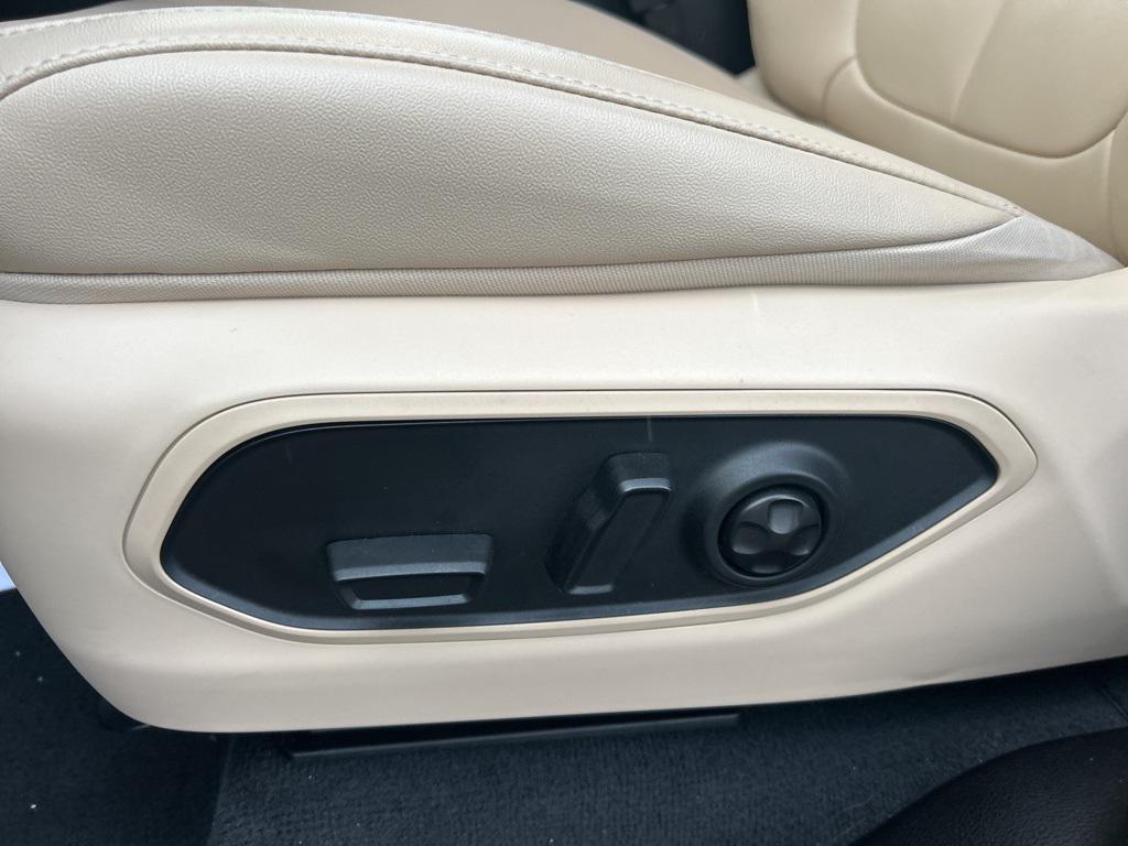 used 2024 Jeep Grand Cherokee L car, priced at $35,499