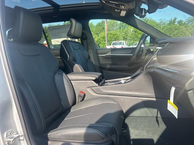 new 2025 Jeep Grand Cherokee car, priced at $57,852