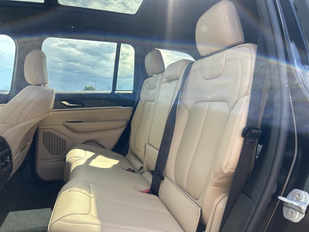 new 2025 Jeep Grand Cherokee car, priced at $45,051