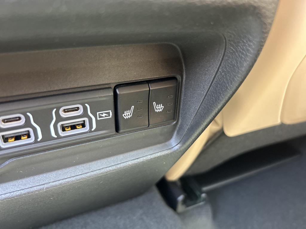 new 2025 Jeep Grand Cherokee car, priced at $45,051